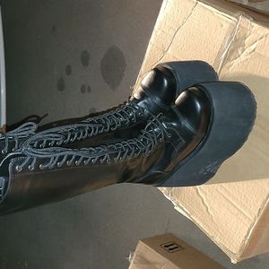 Demonia platform boots
